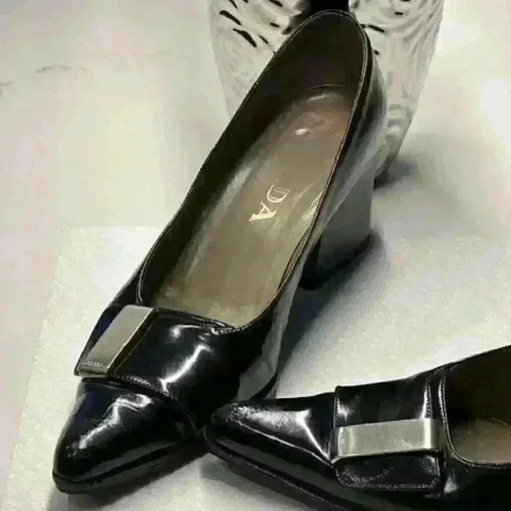 PRADA Black Leather Shoes with Point Toes and Chunky Heel - Picture 8 of 14